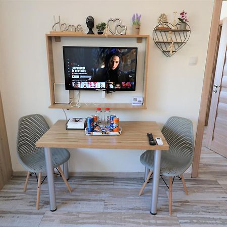 Charming Cozy Apartment - Old Town - Free Minibar Bukarest Exterior foto